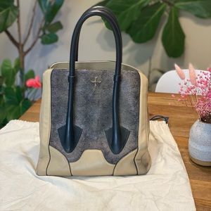 Pour La Victoire Tote